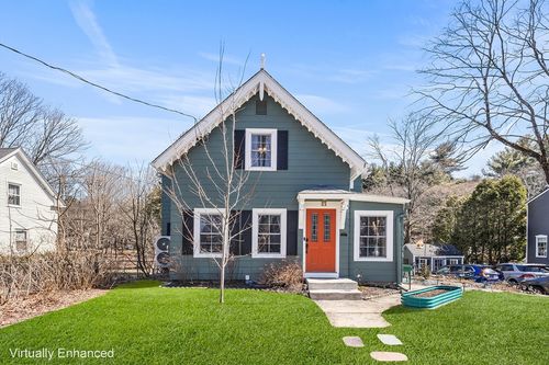 21 Cottage St, Medway, MA, 02053-1549 | Card Image