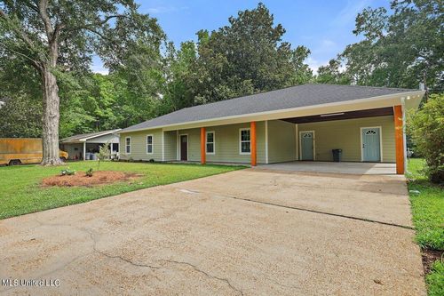 233 Allstate Dr, Jackson, MS, 39211-4302 | Card Image