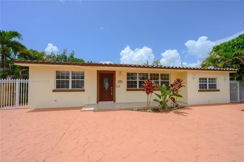 30 E 52nd Pl, Hialeah, FL, 33013 | Card Image