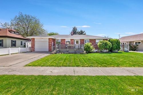 325 Center St E, Kimberly, ID, 83341-1807 | Card Image
