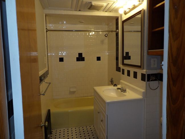 APT-1 - 412 Grafton St, Condo with 3 bedrooms, 1 bathrooms and 2 parking in Worcester MA | Image 11