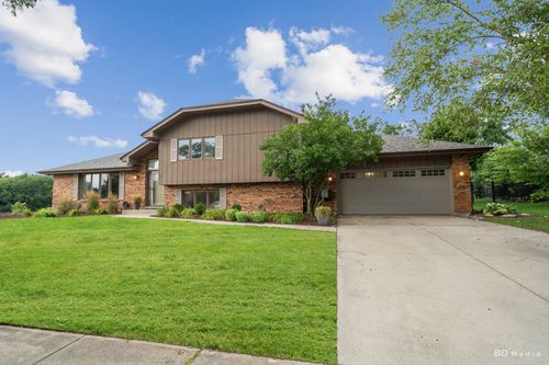 105 Azalea Rd, Frankfort, IL, 60423-1585 | Card Image