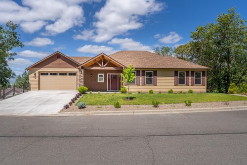 2231 Se Linden Ln, Grants Pass, OR, 97527-5293 | Card Image