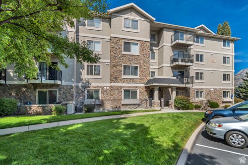 unit-102-1205 E Privet Dr, Cottonwood Heights, UT, 84121-7602 | Card Image