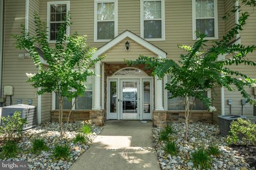 96 Kyle Way, Ewing, NJ, 08628-2523 | Card Image