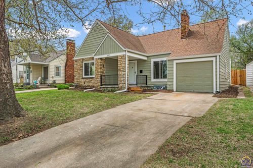 1015 Sw Oakley Ave, Topeka, KS, 66604 | Card Image