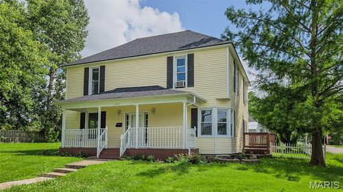 1302 E Pierce St, Kirksville, MO, 63501-3857 | Card Image