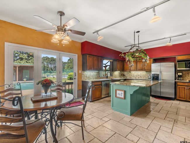 1173 Fm 130, Home with 4 bedrooms, 4 bathrooms and null parking in Daingerfield TX | Image 15
