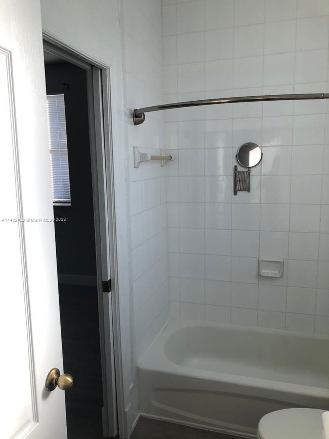 APT-1 - 8111 W 36 Th Ave, Townhouse with 2 bedrooms, 3 bathrooms and null parking in Hialeah FL | Image 14