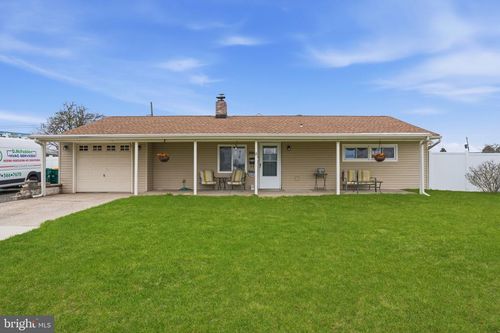 396 Pinewood Dr, LEVITTOWN, PA, 19054-3715 | Card Image