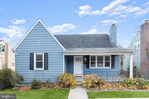 813 Edmondson Ave, Catonsville, MD, 21228-4448 | Card Image