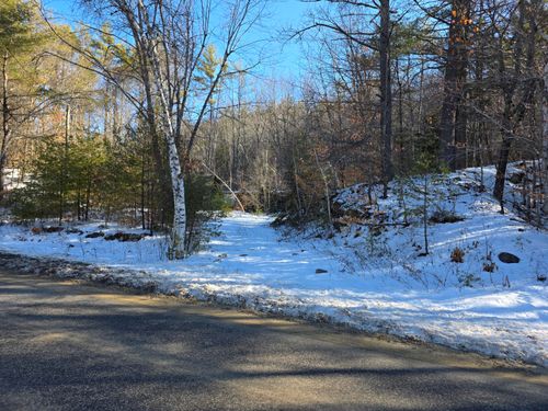 135 Gore Road, Oxford, ME, 04270 | Card Image