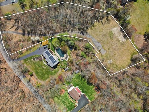 8 Brundrett, Andover, MA, 01810 | Card Image