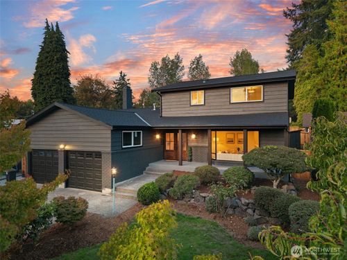 11516 Bartlett Ave Ne, Seattle, WA, 98125-5833 | Card Image