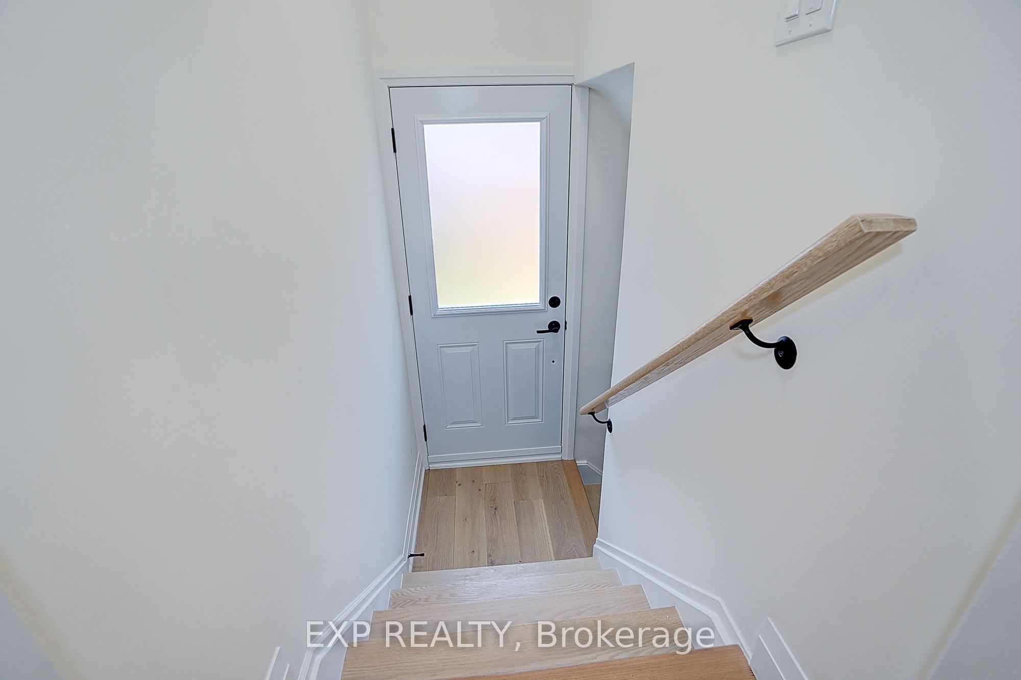 Residential Lease in Toronto E04 3