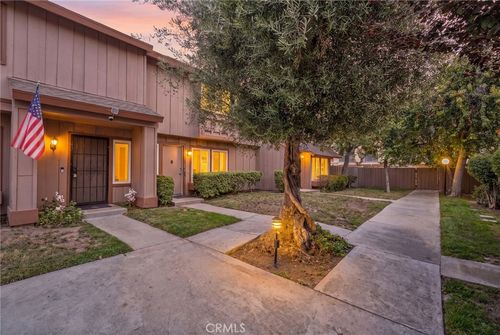 3-20119 Leadwell St, Winnetka, CA, 91306-4901 | Card Image