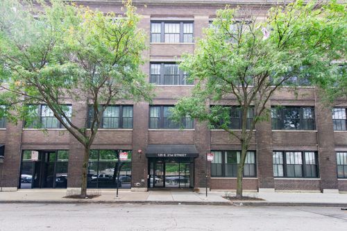 305-2100 S Indiana Ave, Chicago, IL, 60616-1314 | Card Image