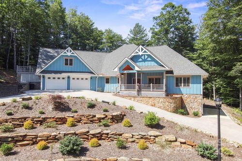 225 Henrys Glen Dr, Morganton, NC, 28655-5358 | Card Image