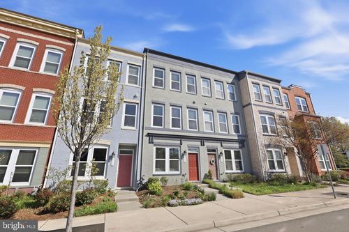 8934 Center St, Manassas, VA, 20110-5469 | Card Image