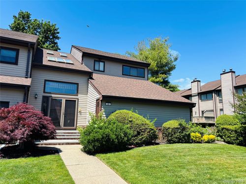 88-88 The Gln, Glen Head, NY, 11545-2255 | Card Image