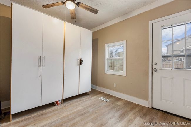 127 New Albany St, Home with 3 bedrooms, 2 bathrooms and null parking in Sellersburg IN | Image 28