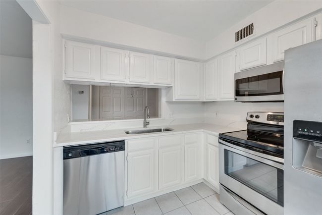 4325 Madera Rd, Condo with 2 bedrooms, 2 bathrooms and null parking in Irving TX | Image 13