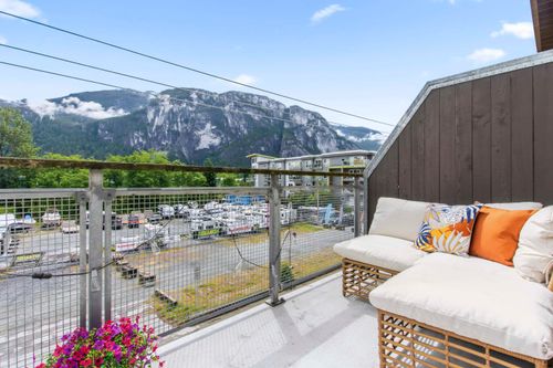 306-38142 Cleveland Ave, Squamish, BC, V8B0P5 | Card Image