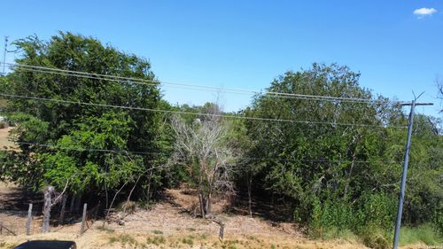 1208 6th St, Floresville, TX, 78114 | Card Image