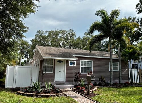 810 52nd Ave N, ST PETERSBURG, FL, 33703-2834 | Card Image