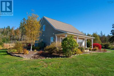 893 2 Islands Rd, House other with 2 bedrooms, 4 bathrooms and null parking in Greenhill NS | Image 3