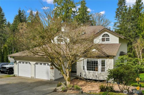 6807 156th St Nw, Stanwood, WA, 98292-5622 | Card Image