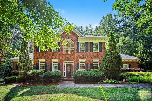 8805 Crosstimbers Dr, Charlotte, NC, 28215-9771 | Card Image