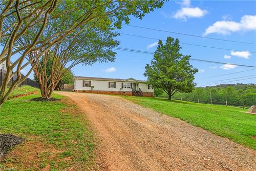 1149 Plantation Way, Trinity, NC, 27370-7194 | Card Image