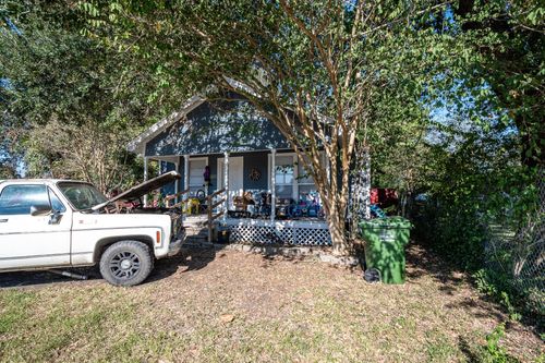 201 S Cleveland St, Dayton, TX, 77535-2719 | Card Image