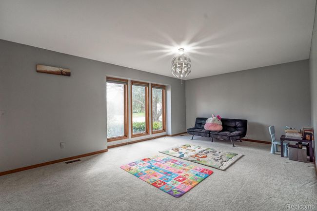 24593 Redwing Dr, House other with 4 bedrooms, 3 bathrooms and null parking in Novi MI | Image 6