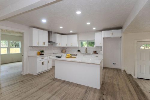 7912 Ford St, Houston, TX, 77012-1640 | Card Image