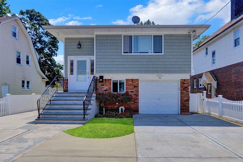 42 Peters Ave, Hempstead, NY, 11550-6808 | Card Image