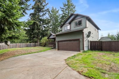 18308 Rampart Drive Se, House other with 3 bedrooms, 2 bathrooms and 2 parking in Yelm WA | Image 3