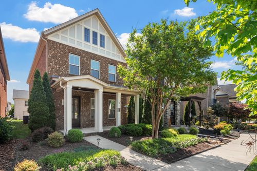 124 Ashcrest Pt, Hendersonville, TN, 37075-0602 | Card Image