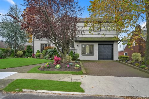 135 78th Dr, Flushing, NY, 11367-3236 | Card Image