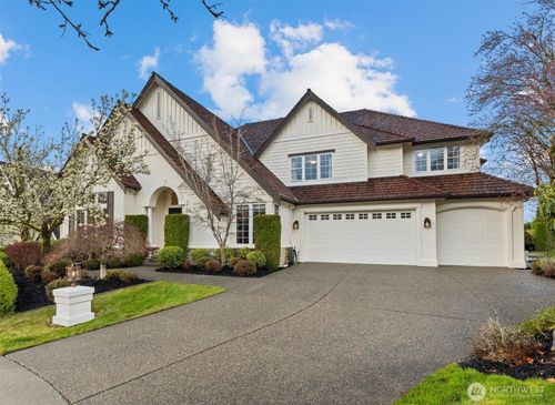 35204 Se Augusta Pl, Snoqualmie, WA, 98065-9049 | Card Image