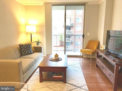 apt-607e-3830 9th St N, ARLINGTON, VA, 22203-5830 | Card Image