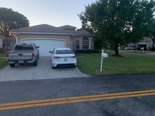 462 Se 23rd Dr, Homestead, FL, 33033-5794 | Card Image