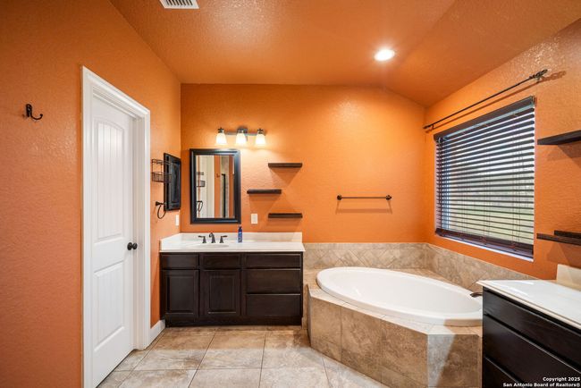7006 Robin Hood Way, House other with 3 bedrooms, 3 bathrooms and null parking in Schertz TX | Image 18