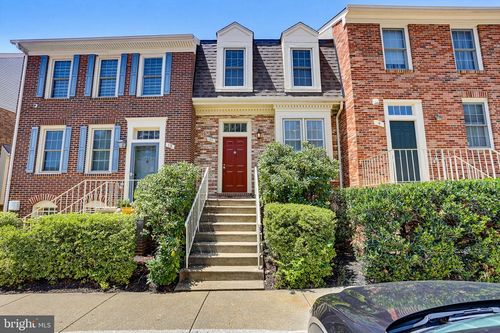 70-11 Grove Ridge Ct, ROCKVILLE, MD, 20852-4652 | Card Image