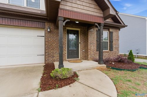 309 Acorn Grove Ln Sw, Huntsville, AL, 35824-3503 | Card Image
