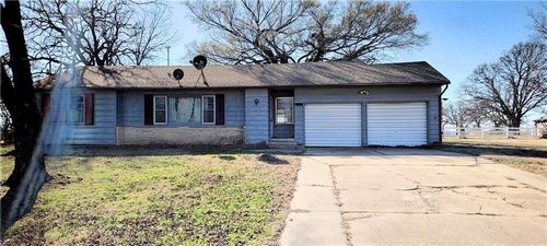 1001 N Main St, Yates Center, KS, 66783-1109 | Card Image