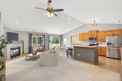 7-340 E Veterans Way, Mukwonago, WI, 53149 | Card Image