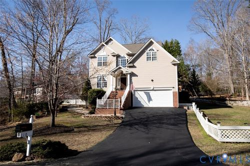 110 Jesses Way, Farmville, VA, 23901-2157 | Card Image