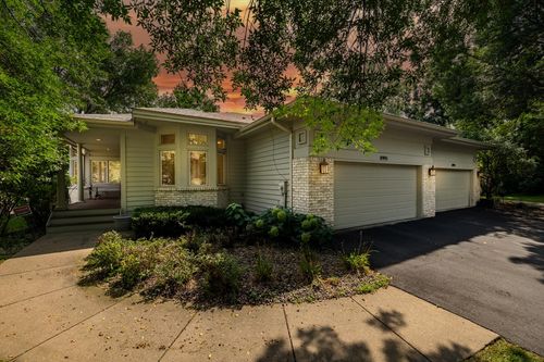8991 Ferndale Ln, Eden Prairie, MN, 55347-2427 | Card Image